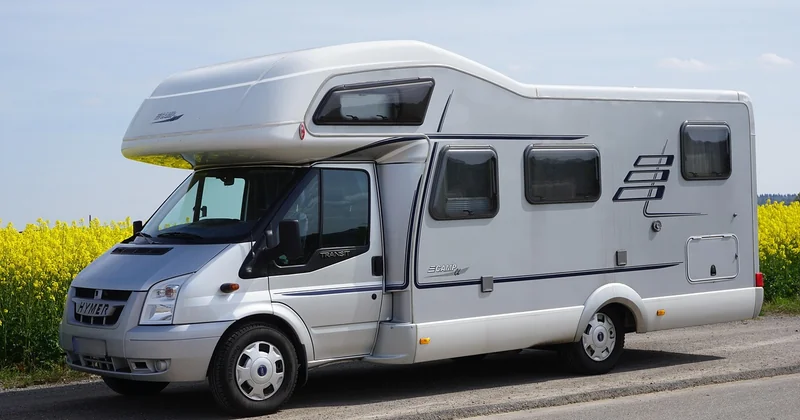 Camping-car et van : où passer la nuit légalement ?