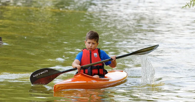 Quelles activités nautiques pour quel âge ? Le tableau que j'aurais aimé trouver